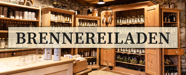Brennereiladen | Die Regale im Brennereiladen sind gut gefüllt