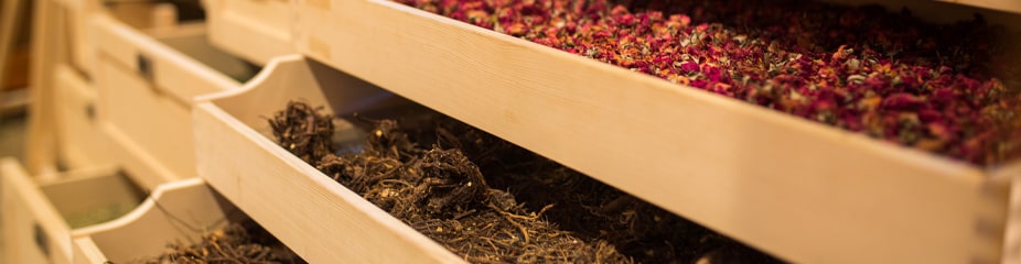 Löwen Kräuterbitter | Angenehm bitter bis intensiv aromatisch