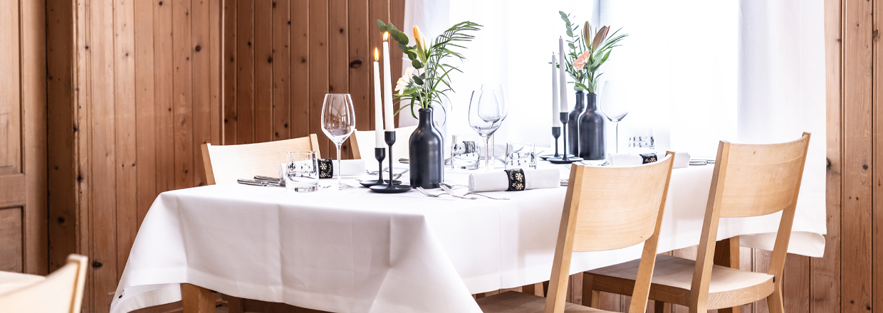 Gasthaus Löwen | Gaststube, Löwensaal und Bergbrennerei